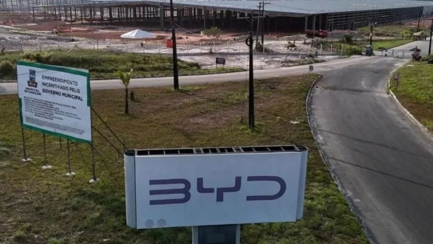 刘涛坐宋佳腿上说话,澳门2025年正版免费资料,多元化方案执行策略_定制版V1.6